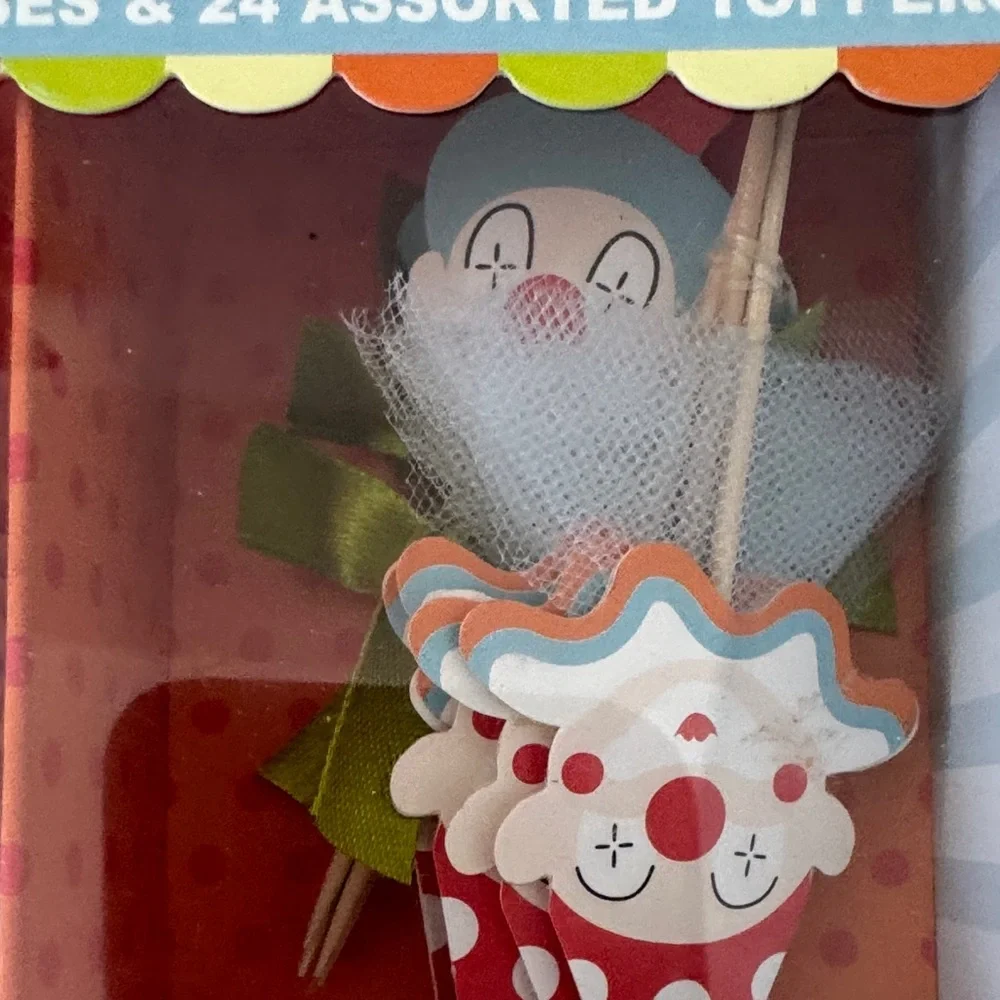 Meri Go Round Circus Cupcake Kit - Multicolor